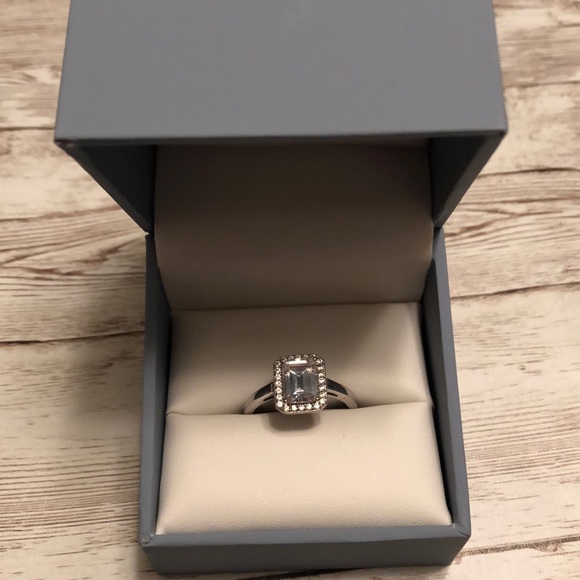 ❌SOLD❌Sterling Silver Ring - Picture 1 of 3